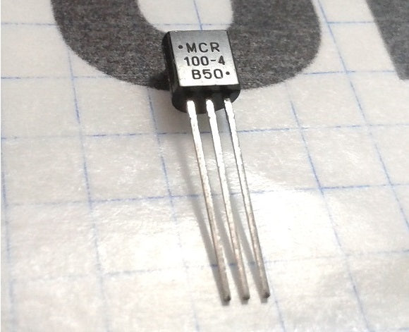 MCR100-4 - SCR 200V @ 0.8A - (AD4151)