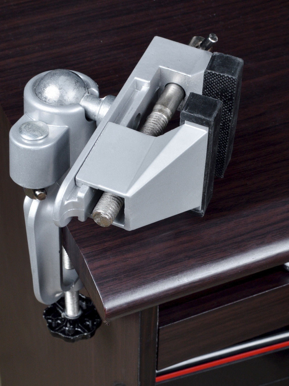 Swivel Bench With Vise Clamp - (AD26335)