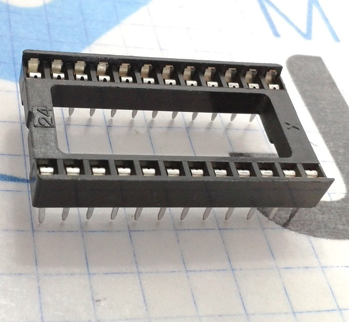 24-Pin DIP PCB Socket (15.24mm) - (AD7505)